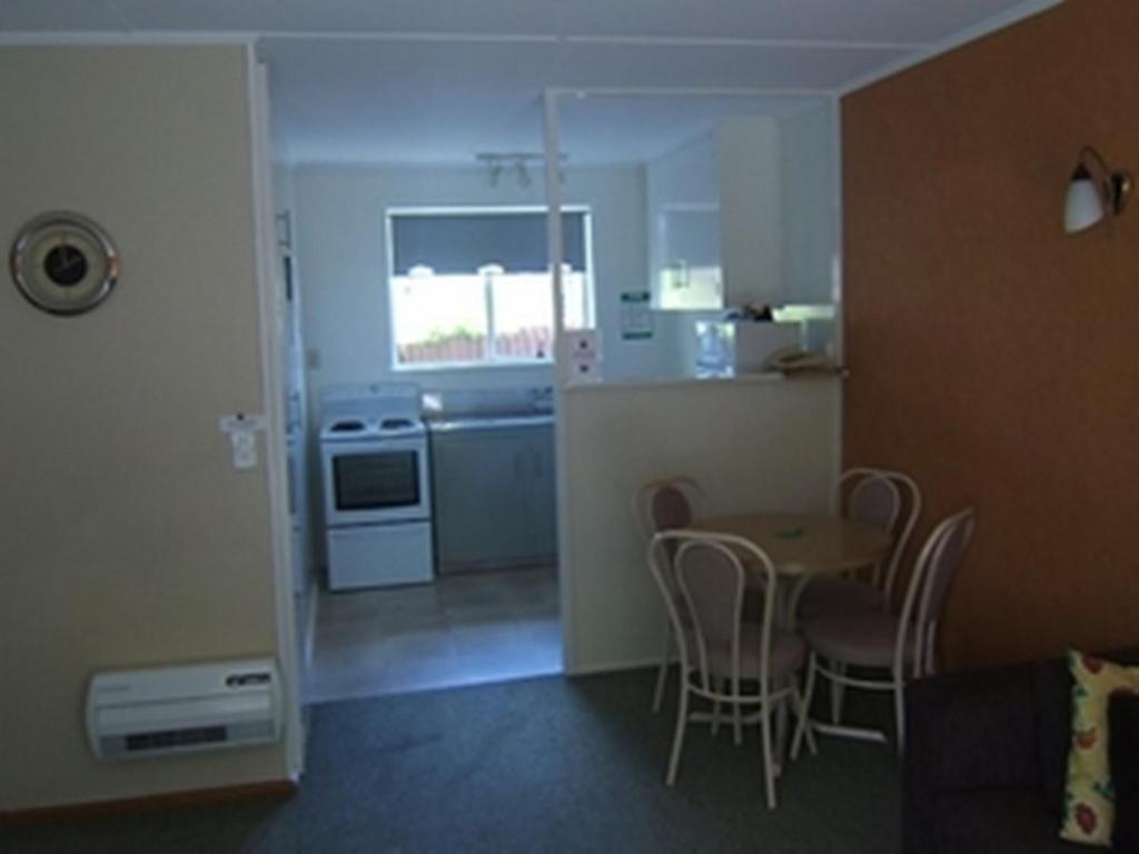 12 White Star Motel Тімару Номер фото