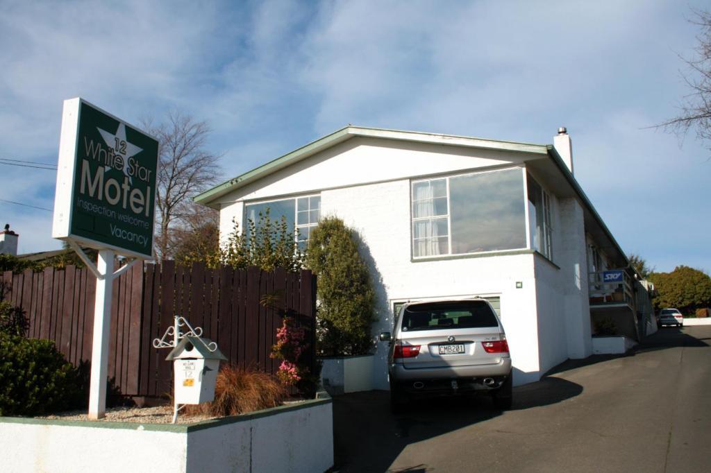 12 White Star Motel Тімару Екстер'єр фото